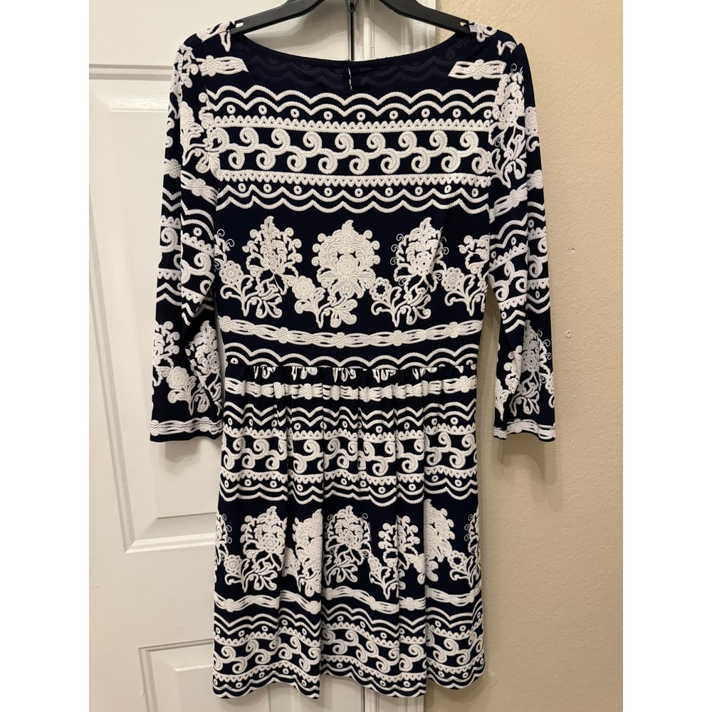 Stunning navy and‎ white dress